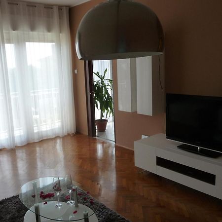 Apartments Noris Пула Екстериор снимка