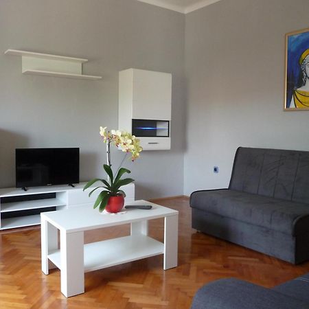 Apartments Noris Пула Екстериор снимка