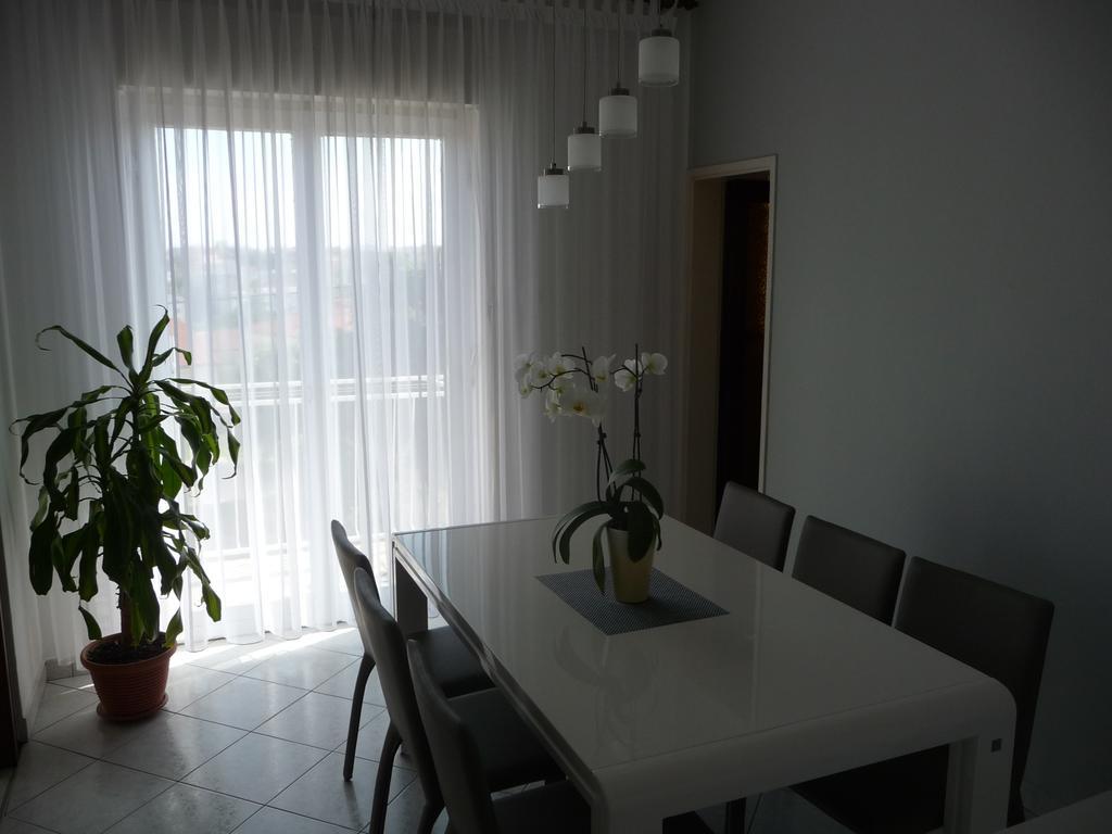 Apartments Noris Пула Екстериор снимка
