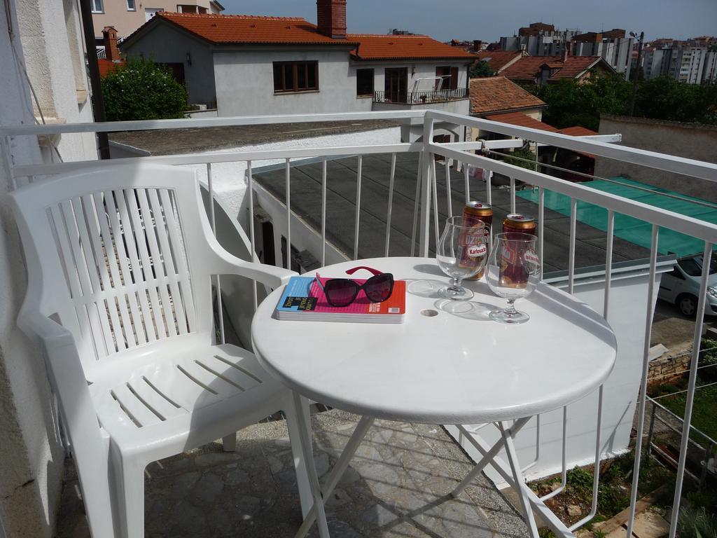 Apartments Noris Пула Екстериор снимка